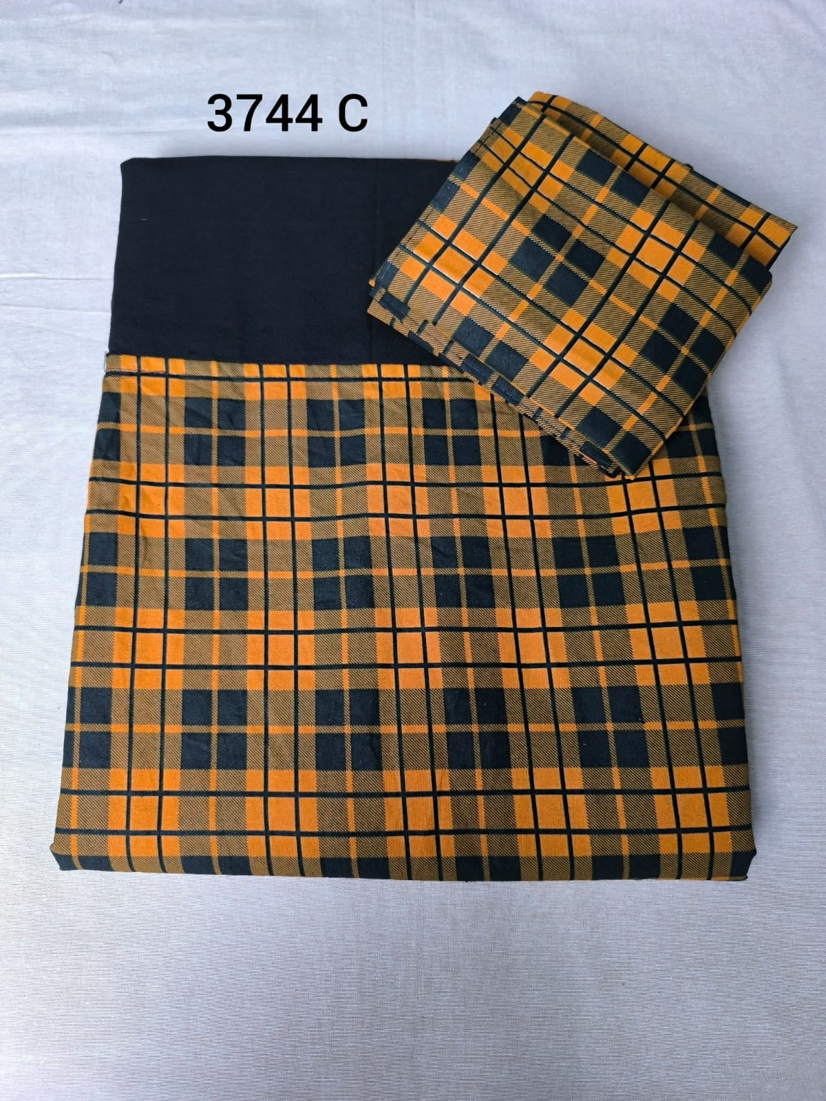 100% Cotton Double Border Bed sheet (1+2) Size 90 X 100 Code: 3744
