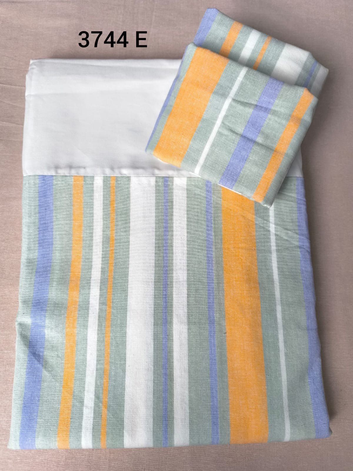 100% Cotton Double Border Bed sheet (1+2) Size 90 X 100 Code: 3744