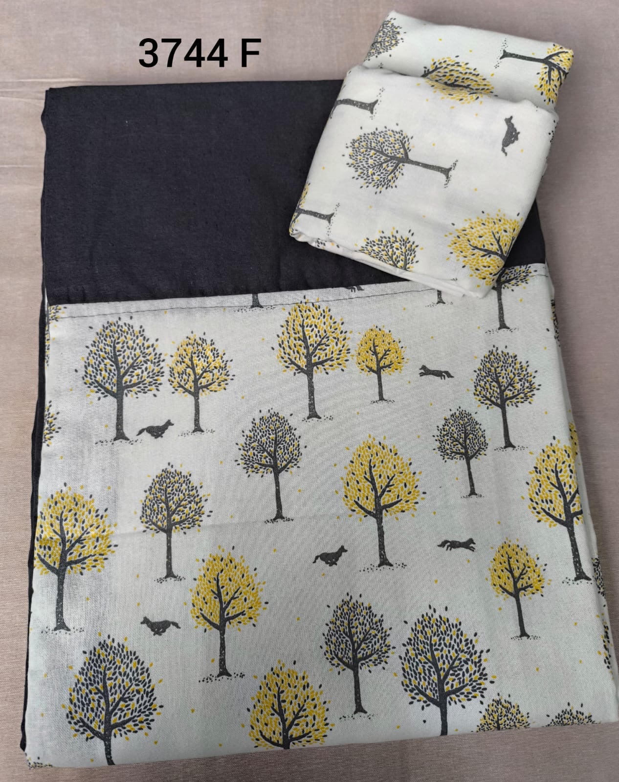 100% Cotton Double Border Bed sheet (1+2) Size 90 X 100 Code: 3744