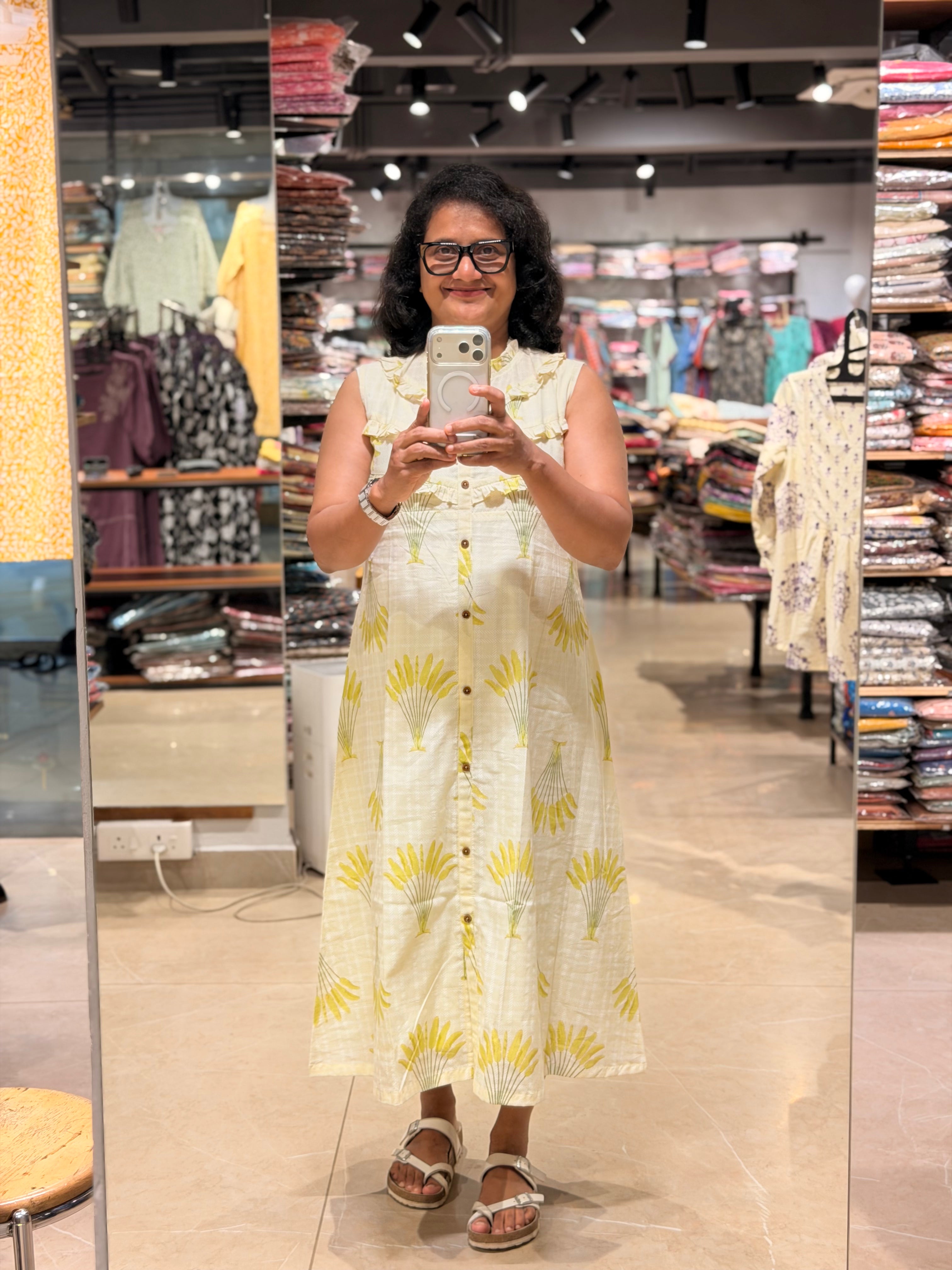 Cambric Cotton Sleeveless Kurthi