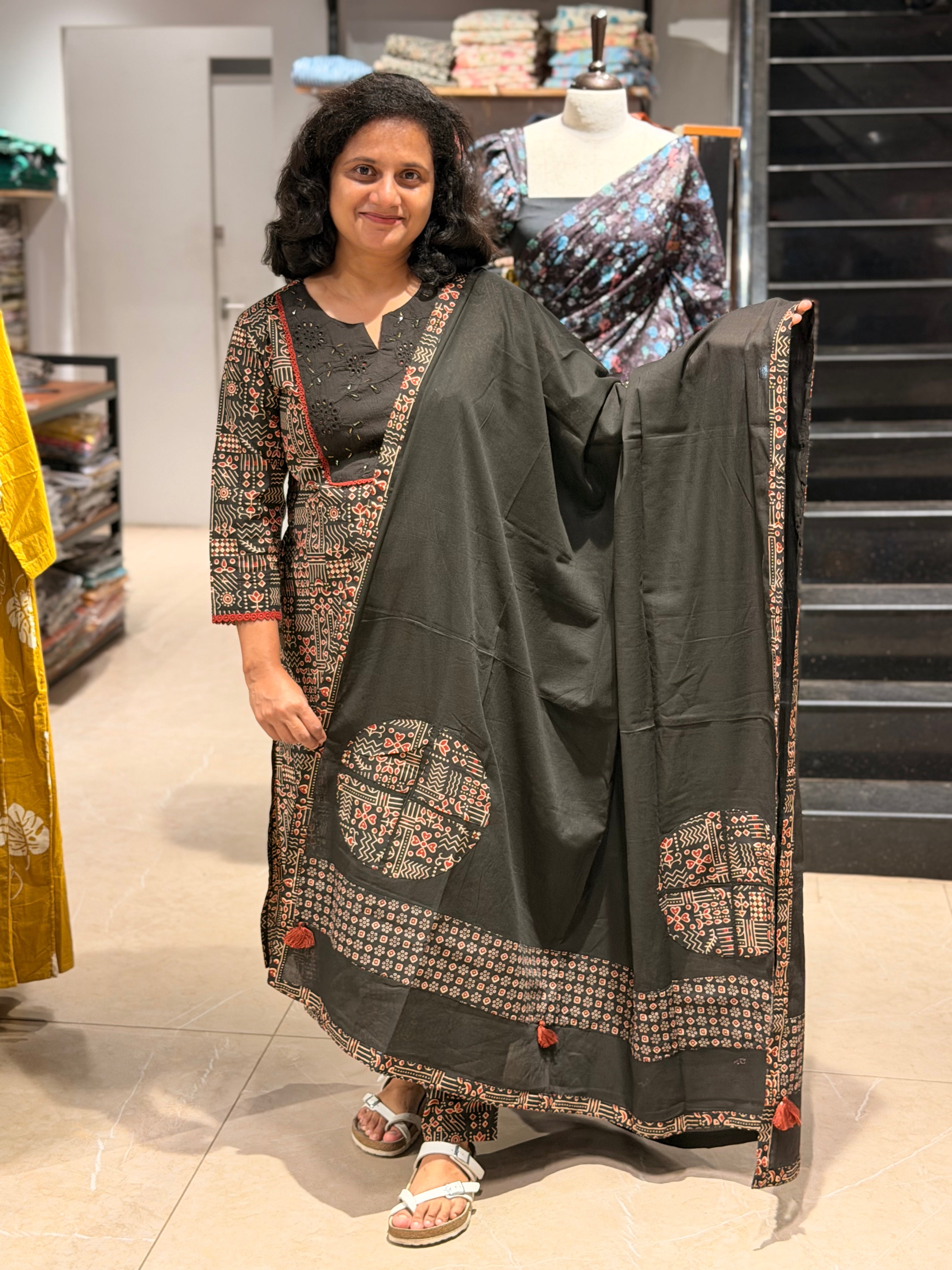 Ajrakh Ready-to-Wear Set with Dupatta – Black With Red