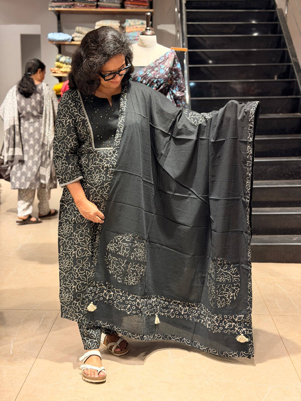 Ajrakh Ready-to-Wear Set with Dupatta – Black With White